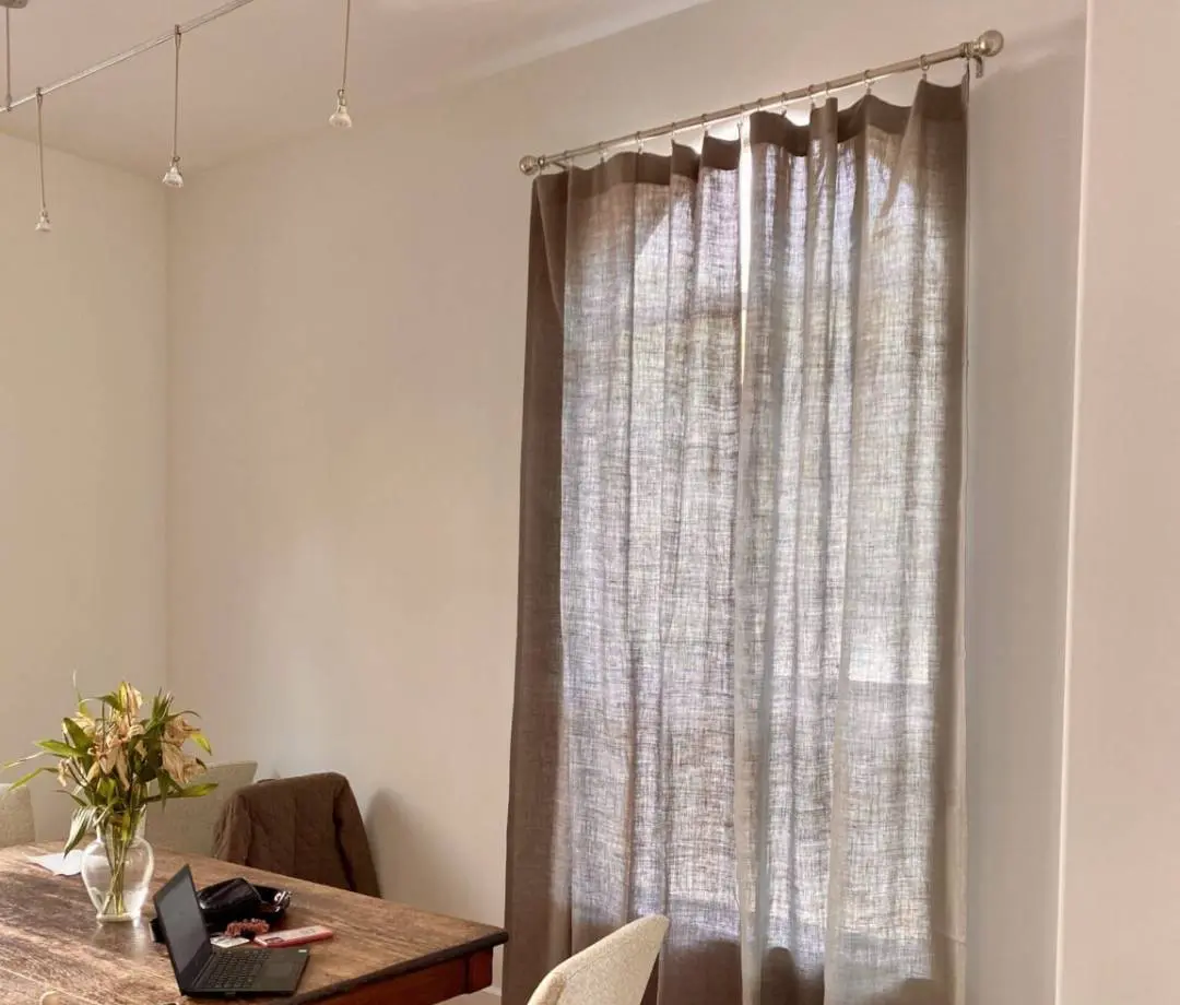 Modern Dining Room with Linen Curtain Modern Dining Room with Linen Curtain